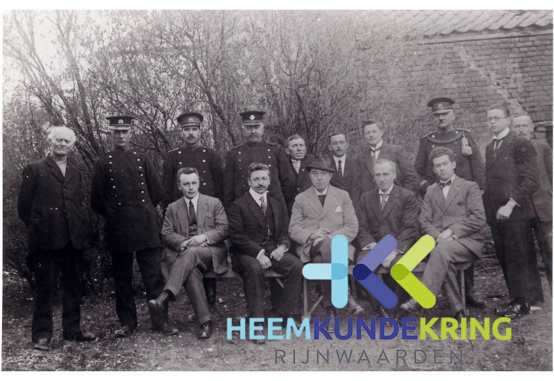 Gemeenteambtenaren Herwen en Aerdt ca 1918 Coll. HKR